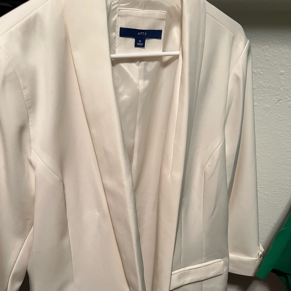 Apt 9 white boyfriend blazer| XL